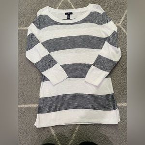 GAP Lightweight Sweater Woman’s Size Small